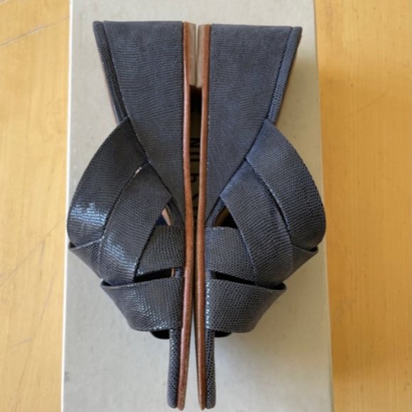 No.6 Orlando Wedge Sandals (navy, size 8) - Picture 5 of 8